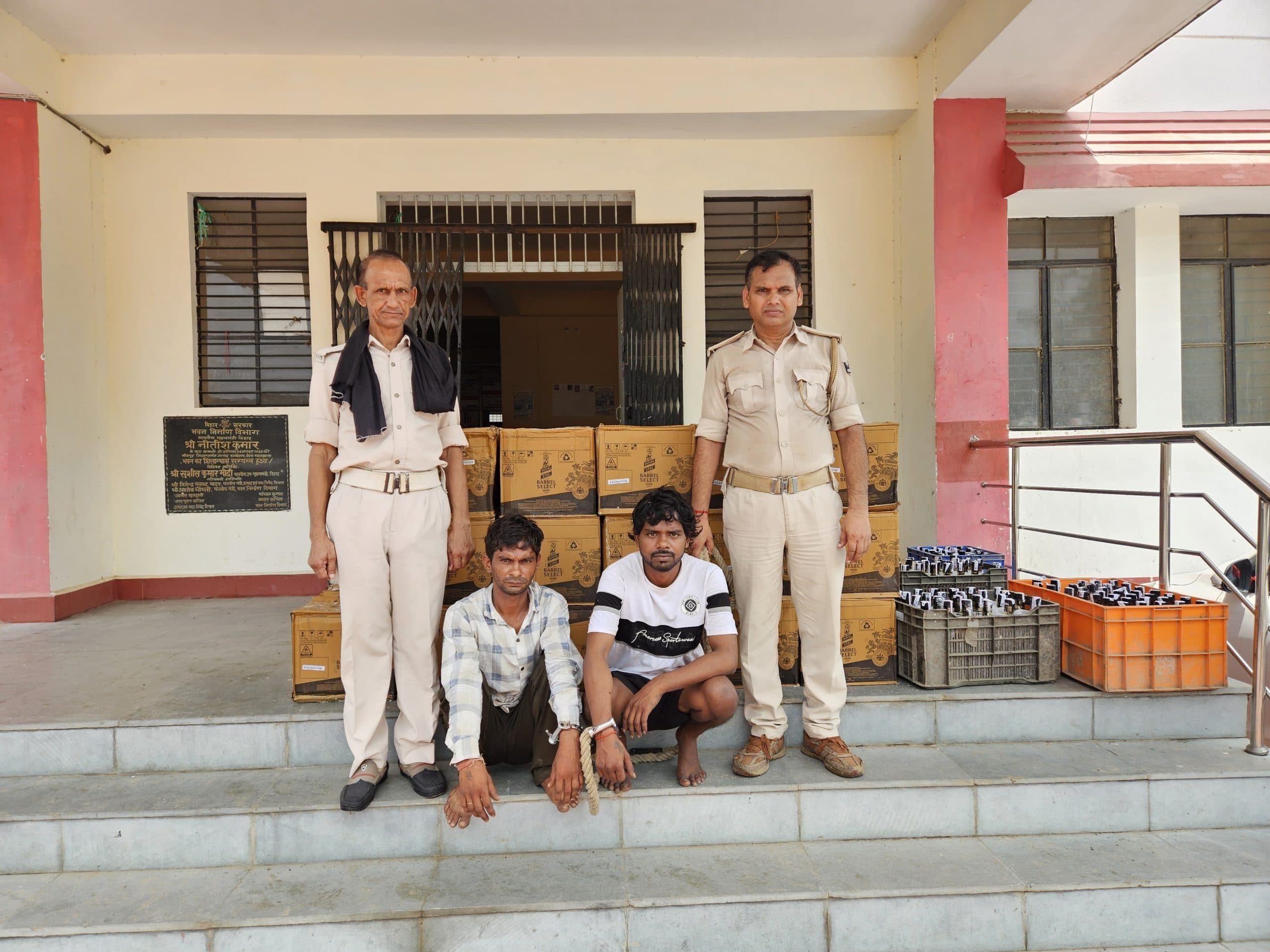 पिकअप से 540 लीटर विदेशी शराब बरामद, हरियाणा के दो तस्कर गिरफ्तार