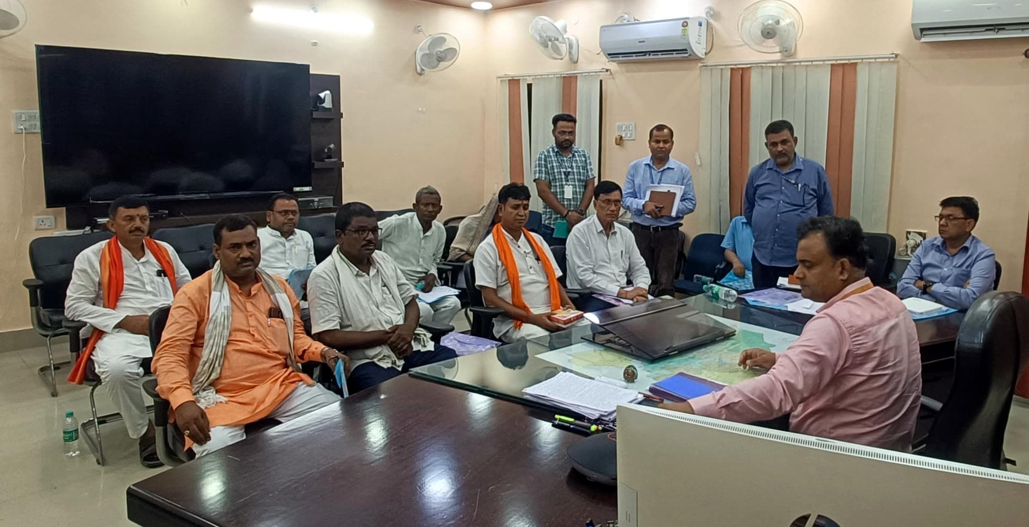 डीएम ने की रोगी कल्याण समिति की बैठक