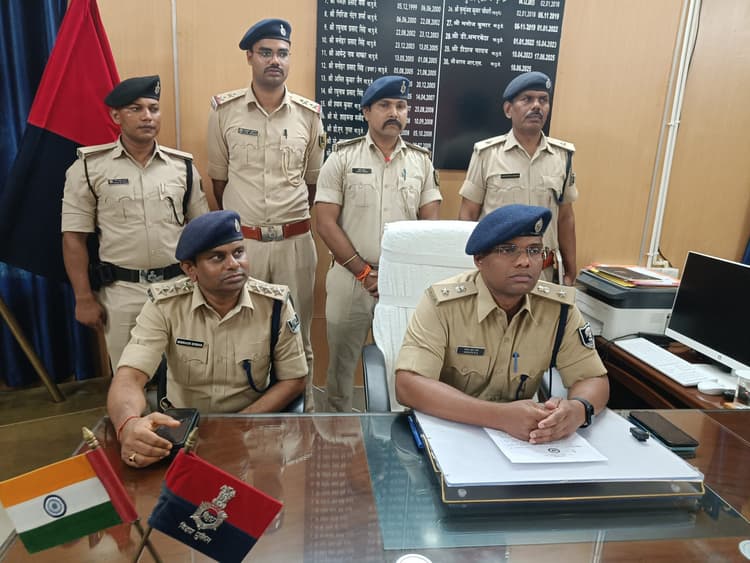 कोसी के टॉप टेन दो अंतरजिला अपराधी हथियार के साथ गिरफ्तार