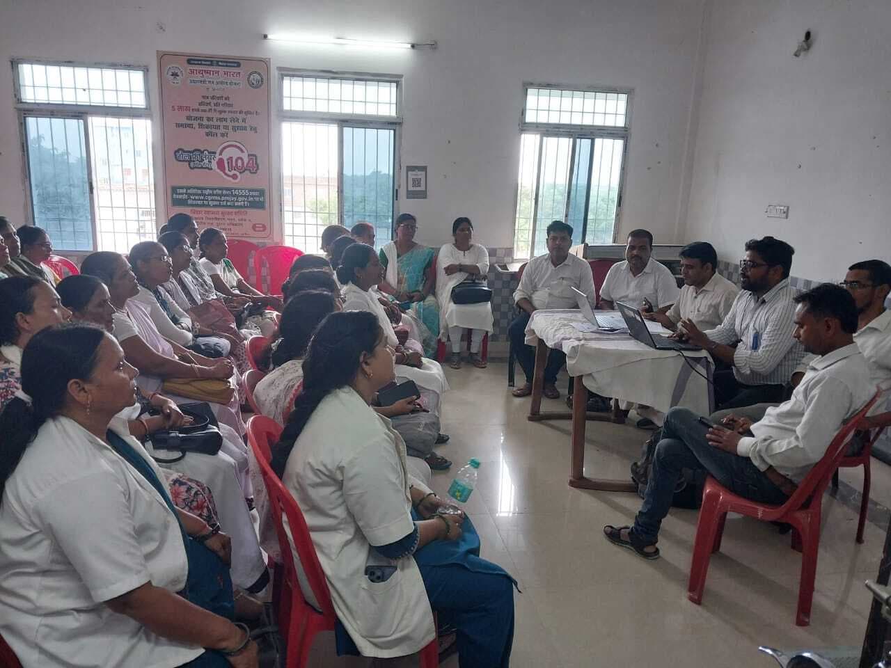 स्वास्थ्य संस्थानों में पदस्थापित नवनियुक्त एएनएम को दिया गया प्रशिक्षण