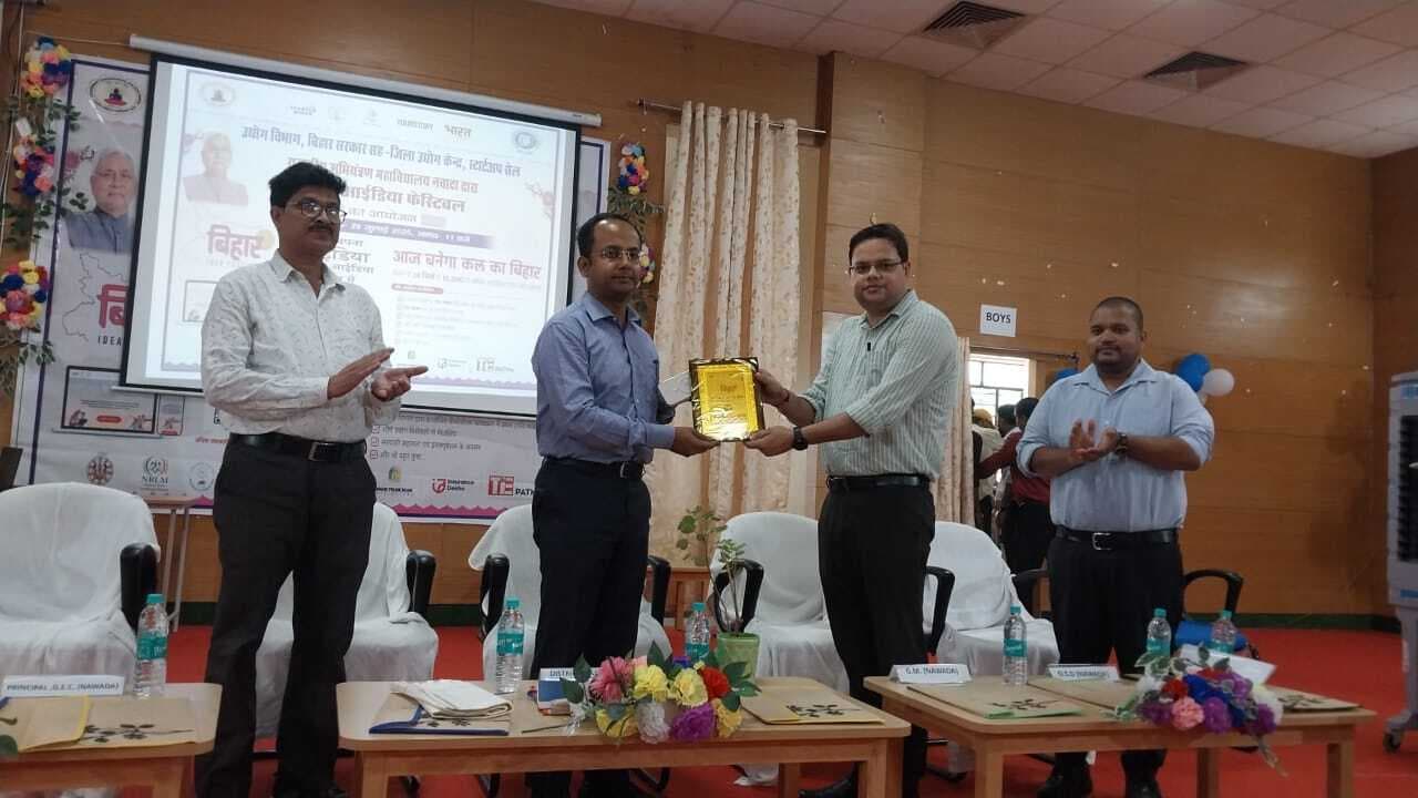 आइडिया को बढ़ावा दिया जायेगा, मिलेगी हर सुविधा : डीएम