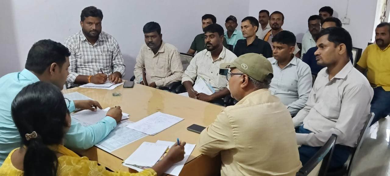 असिंचित खेतों में बोये जायेंगे मोटे अनाज, तीन दिनों में किसानों के बीच बीज वितरण का निर्देश