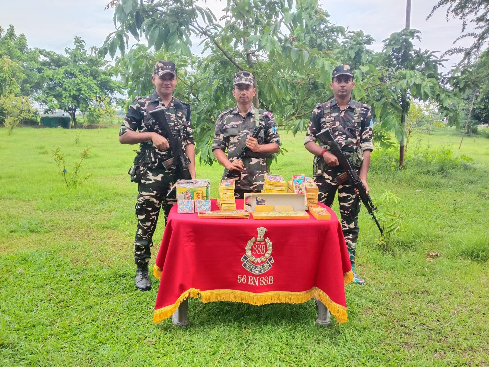 एसएसबी ने जब्त किया भारी मात्रा में पटाखा