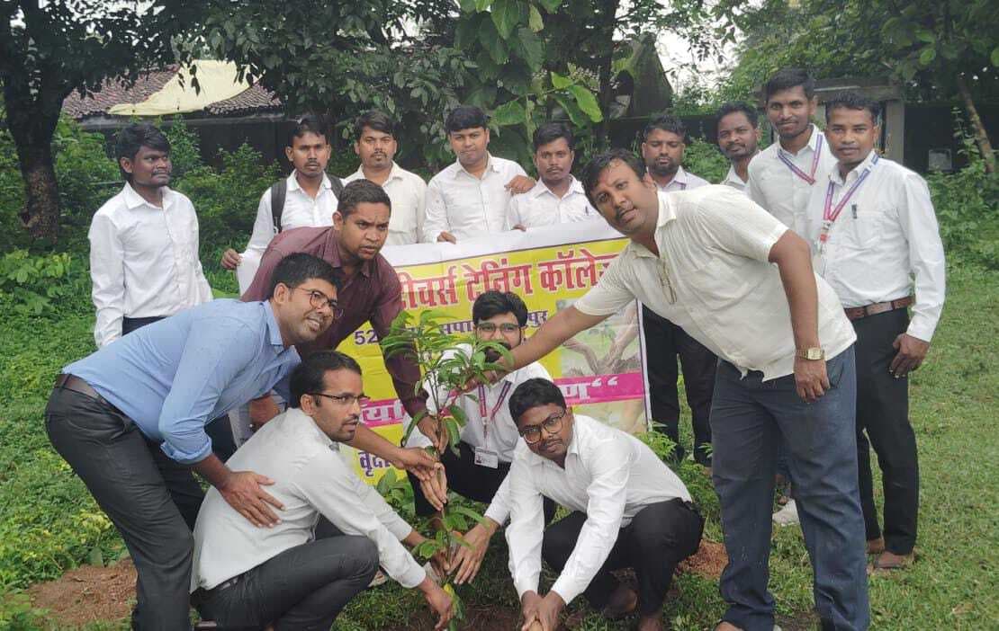 पौधरोपण कर पर्यावरण संरक्षण का लिया संकल्प