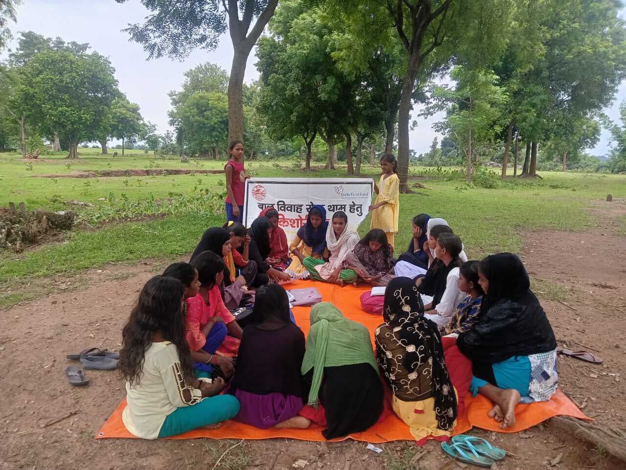 किशोरियों को घरेलू हिंसा रोकथाम की दी गयी जानकारी