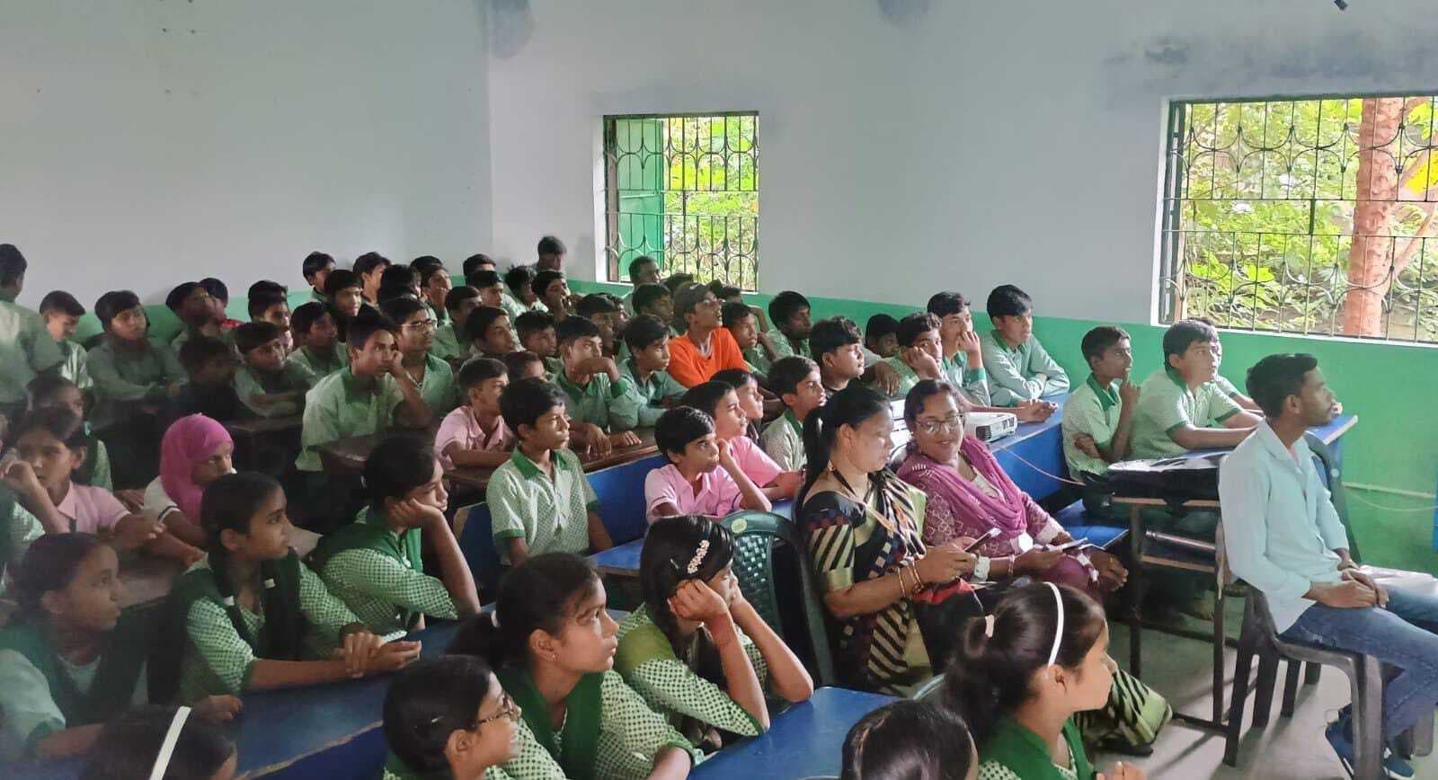 पीएम श्री विद्यालय का मना स्थापना दिवस