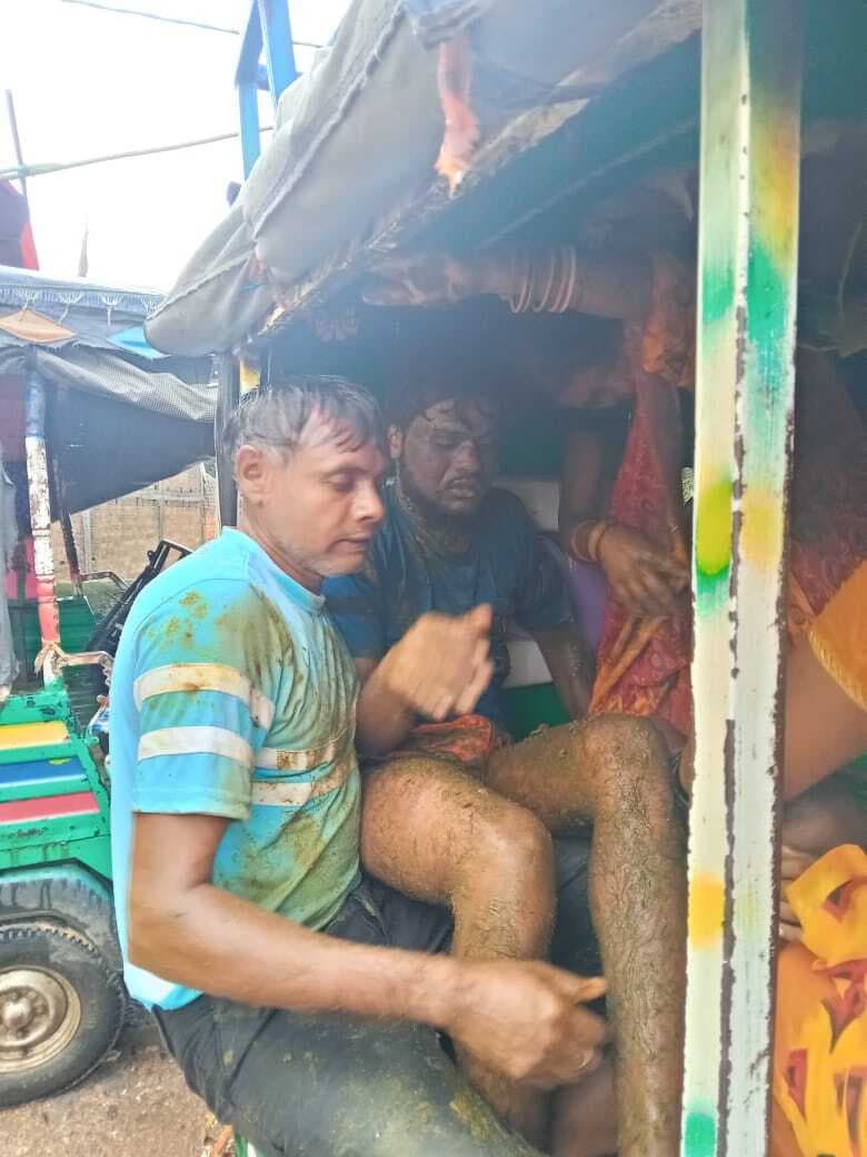 वज्रपात की चपेट में आने से एक की मौत, चार घायल