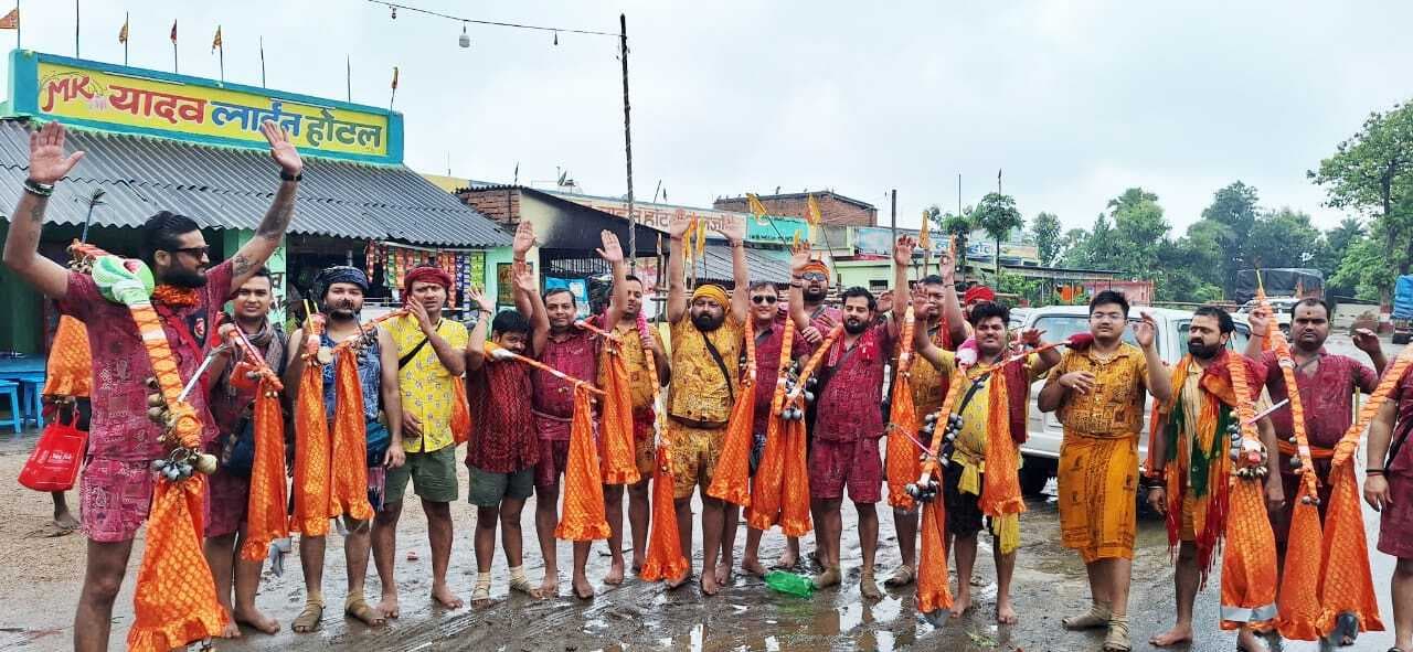 याराना भक्त मंडल के जयकारों से इलाका हुआ भक्तिमय