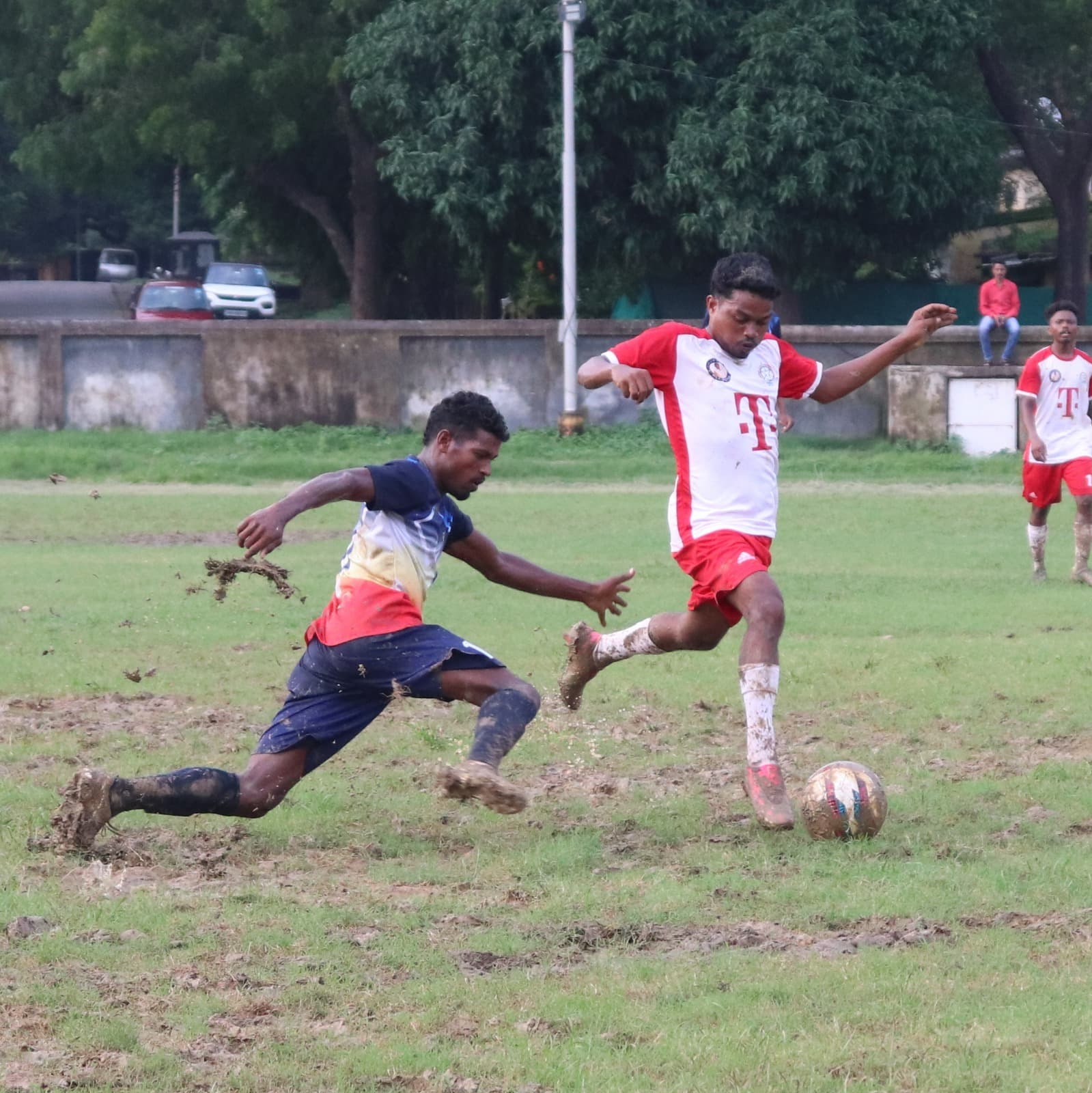 jsa a division football league: झारखंड ब्यार और आंबेडकर क्लब की टीम जीती