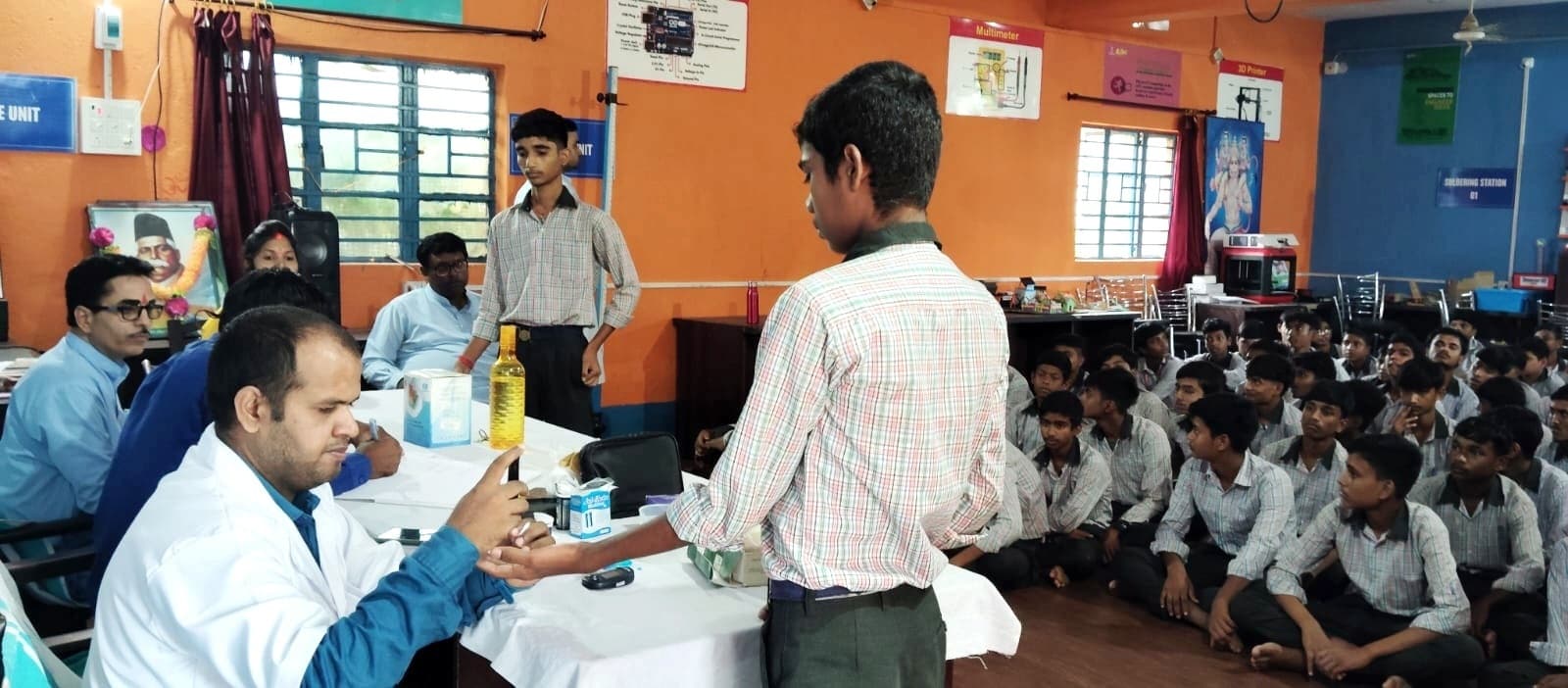 Bokaro News : स्कूलों में लगा शिविर, विद्यार्थियों की हुई स्वास्थ्य जांच