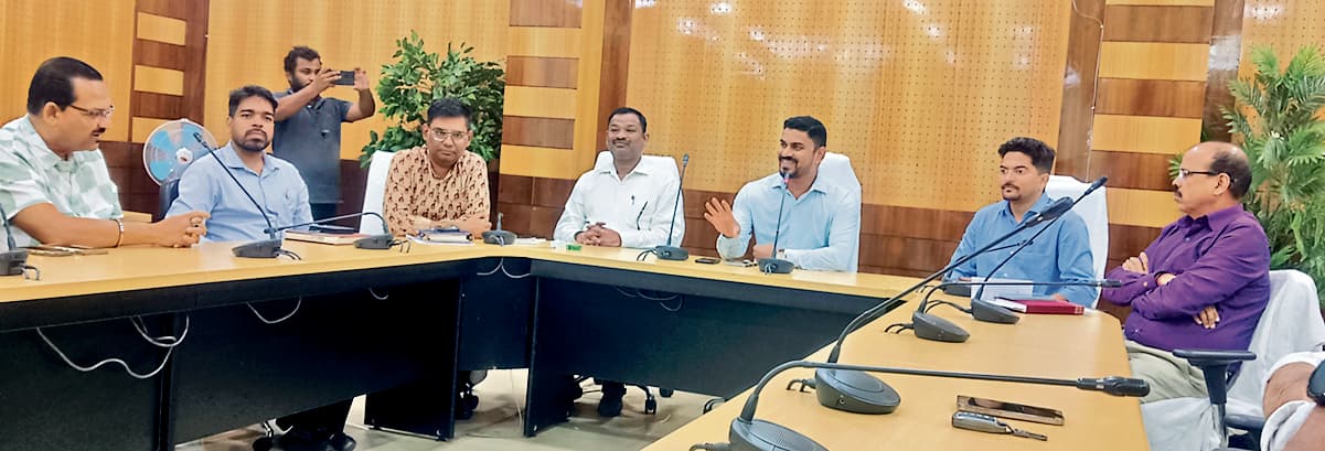 Jharsuguda News: पर्यावरण व स्वास्थ्य सेवाएं रहेंगी प्राथमिकता: जिलापाल