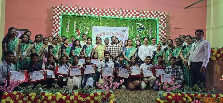 Chaibasa News : मैट्रिक में और बेहतर परिणाम लाने का संकल्प लें