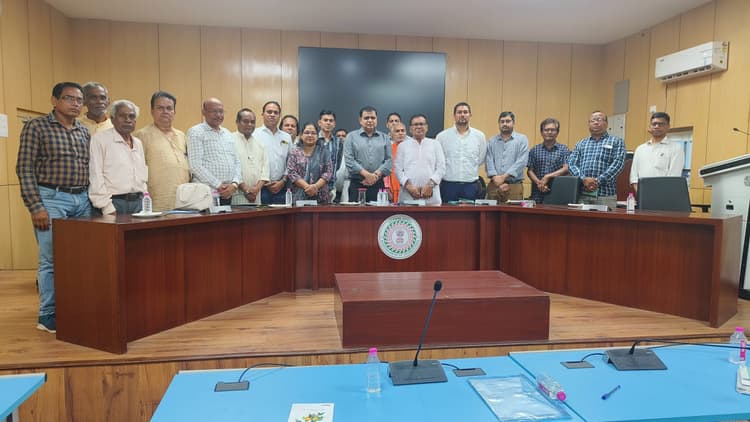 Seraikela Kharsawan News : कला केंद्र के जर्जर भवन को ध्वस्त कर बनेगा बहुउद्देशीय भवन