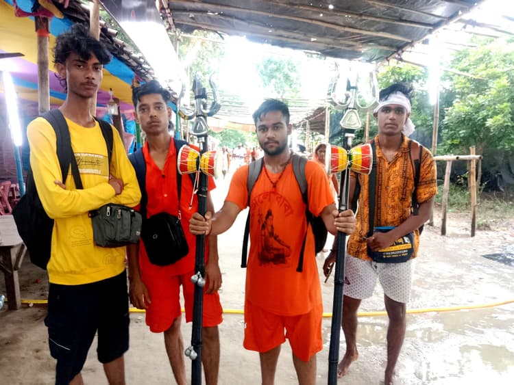 Bhagalpur news नाग पंचमी पर उमड़ा श्रद्धा का सैलाब, बाबाधाम जाने का सिलसिला जारी