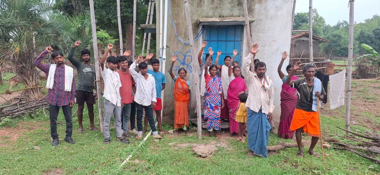 Giridih News: जेरोडीह गांव के लोग बुनियादी सुविधाओं से वंचित