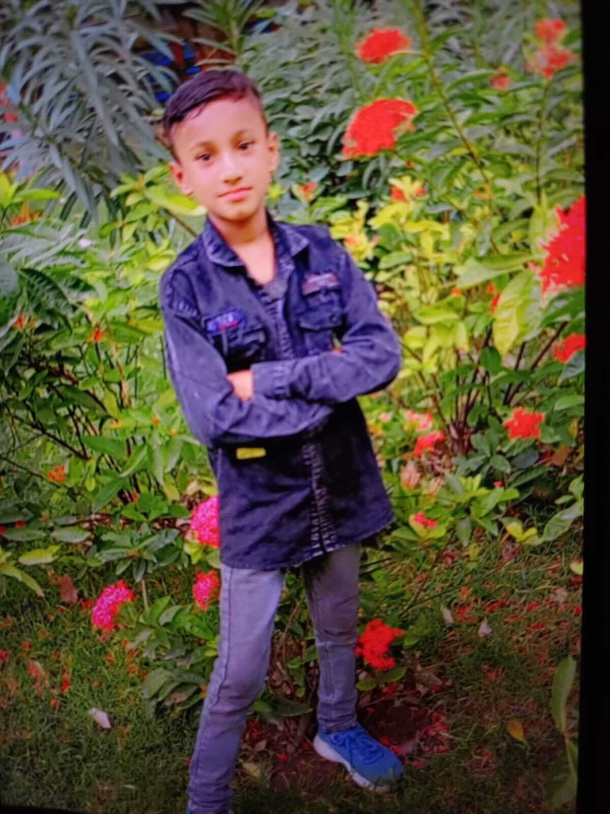 बारिश के जमा पानी में करेंट आने से स्कूल जा रहे बच्चे की गयी जान