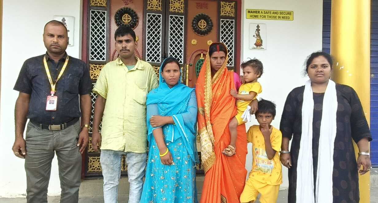 Motihari: रेस्क्यू की गयी महिला को भेजा गया घर