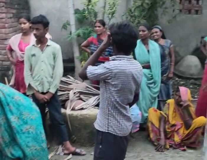 घर की छत गिरने से बुजुर्ग महिला की मौत, पोती घायल