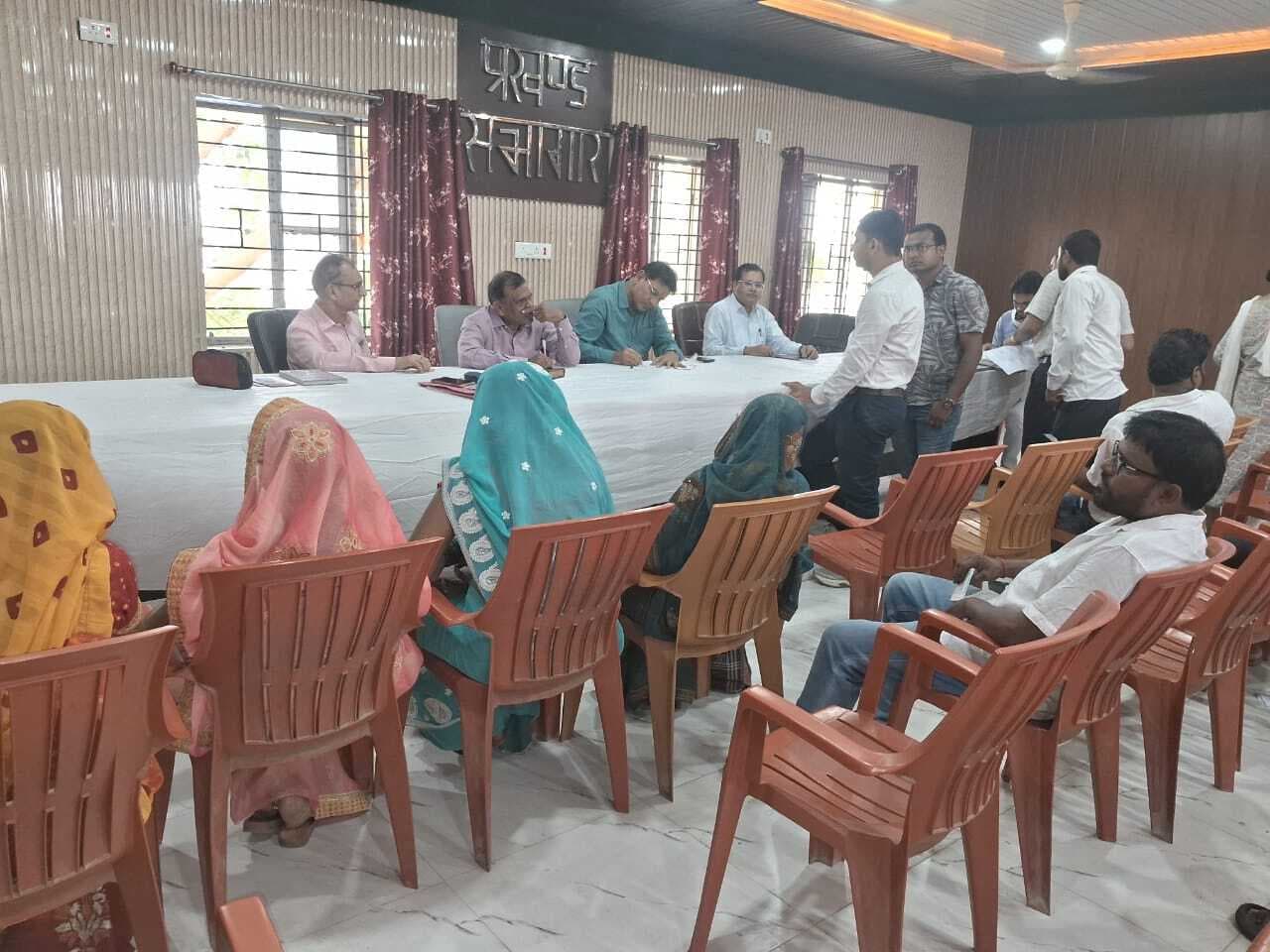 मोबाइल लोक अदालत में निबटाये गये छह आपराधिक और 14 बैंक लोन के मामले