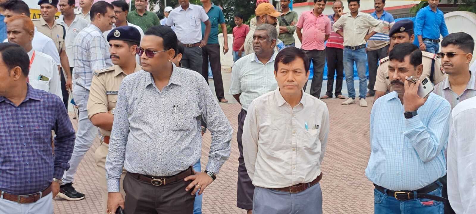 डीआरएम किरेंन्द्र नारहा ने दिया योगदान