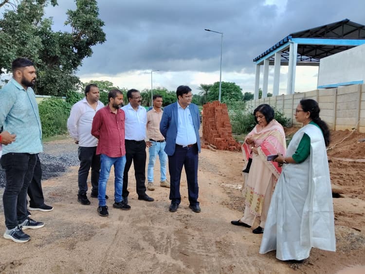 देवीपुर: 93 एकड़ में बन रहे प्लास्टिक पार्क का 90% काम पूर्ण : केंद्रीय सचिव