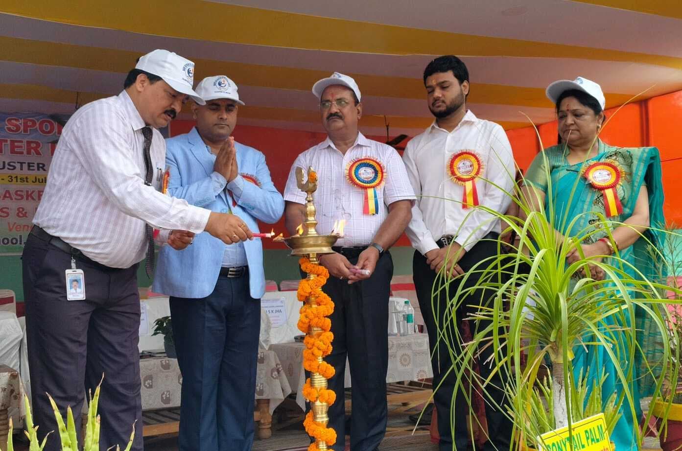 दो दिवसीय डीएवी नेशनल स्पोर्ट मीट का डीएम ने किया शुभारंभ