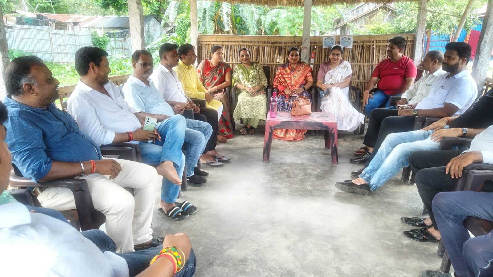 बौद्धिक मंच व कोर्ट परिसर  में भाजपा की जनप्रतिनिधि व बुद्धिजीवियों की बैठक हुई