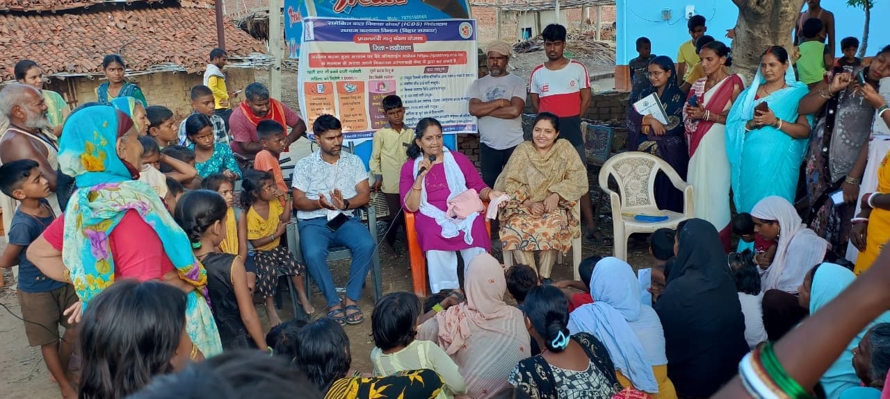 बालिकाओं को 18 वर्ष से कम उम्र में शादी करना कानूनन अपराध