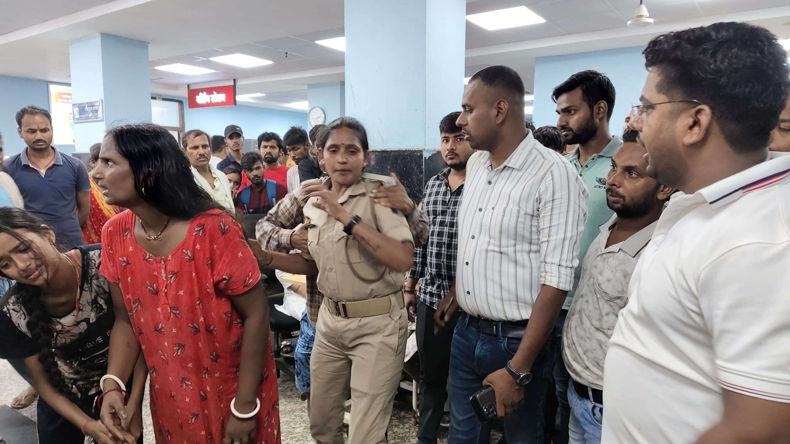 आरा समाहरणालय में तैनात महिला होमगार्ड जवान के पुत्र की संदेहास्पद स्थिति में मौत