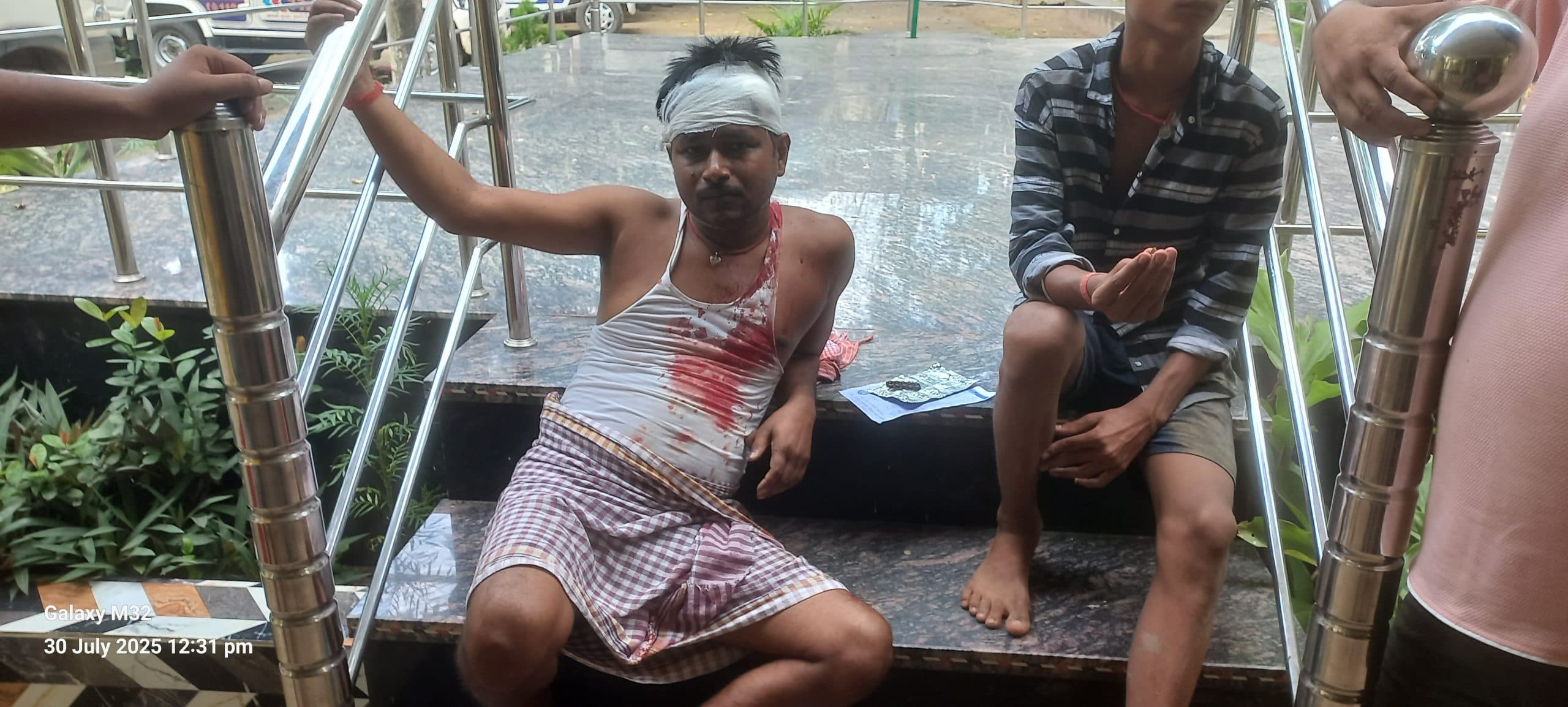 नाले का पानी बंद करने का विरोध करने पर मारपीट कर किया जख्मी