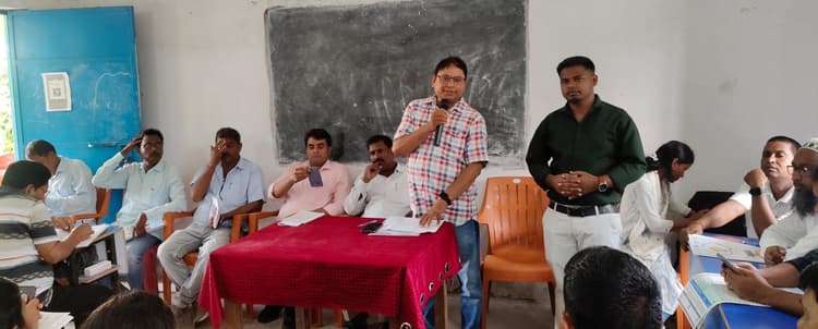 मासिक गुरु गोष्ठी में कई विषयों पर हुई चर्चा, दिये कई आवश्यक दिशा-निर्देश