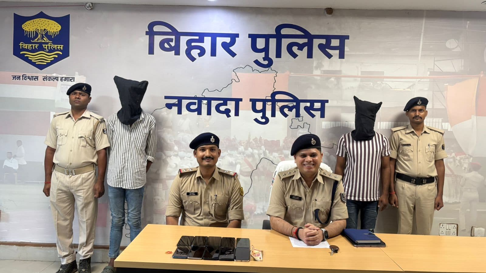 मोबाइल छीनकर रुपये ट्रांजेक्शन करने वाले गिरोह का खुलासा, दो गिरफ्तार