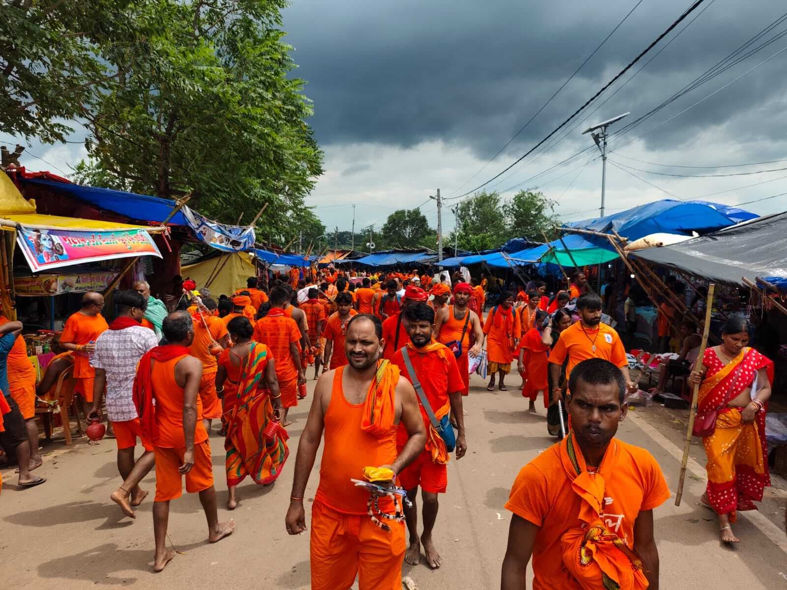 हर हर महादेव व बोल बम के जयकारे से गुंजायमान रहा बासुकिनाथ धाम