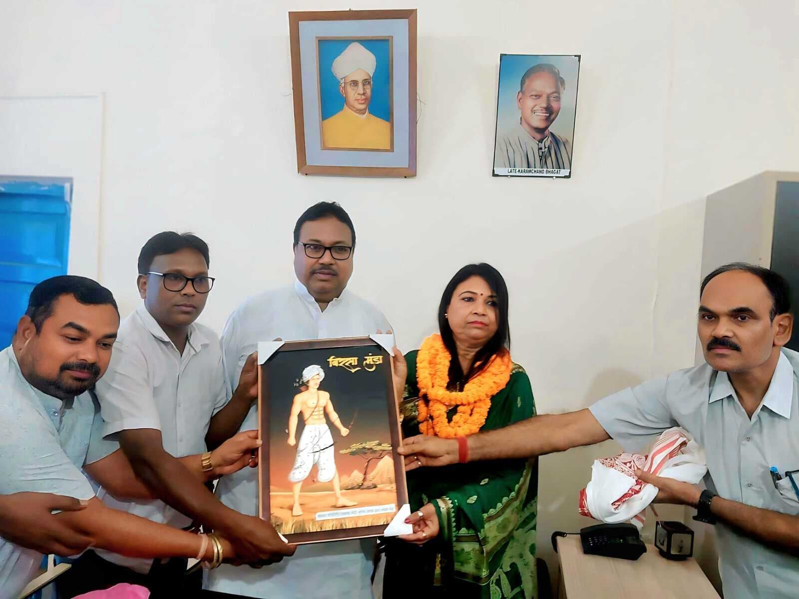 नये प्राचार्य डाॅ डोलो मई हासंदा ने पदभार ग्रहण किया