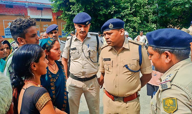 Gopalganj News : भोरे में 17 कट्ठा जमीन के लिए गोली मारकर की गयी थी हत्या, कांड दर्ज, जांच में जुटी पुलिस
