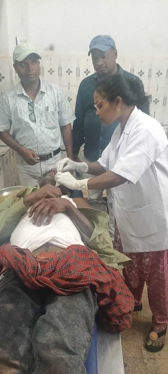 सड़क दुर्घटना में युवक घायल