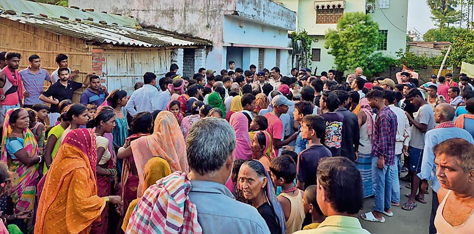 Hajipur News : मारपीट में बीच-बचाव के दौरान जख्मी की मौत, घर में तोड़फोड़