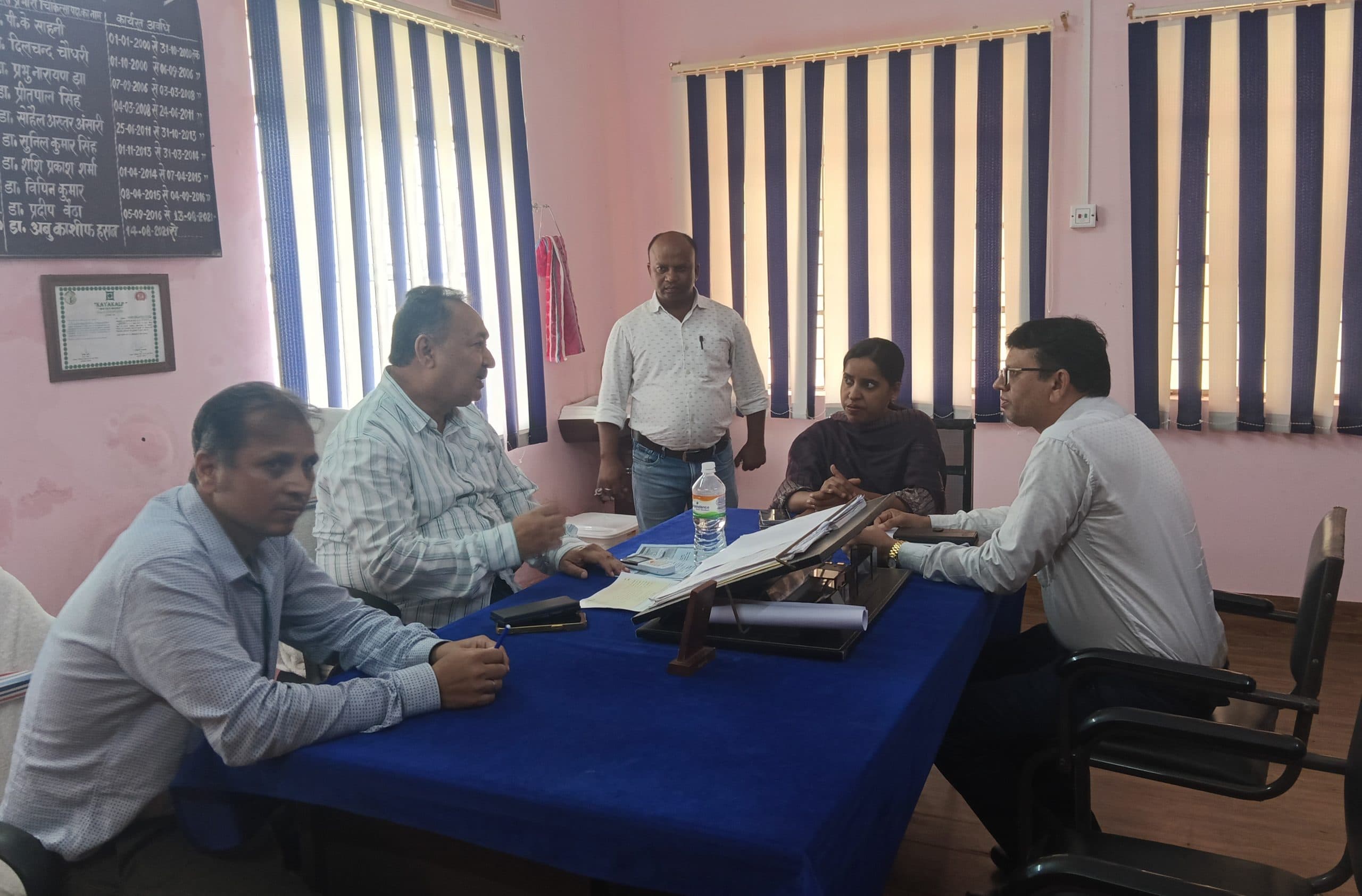 Giridih News :सिविल सर्जन ने किया सीएचसी का निरीक्षण