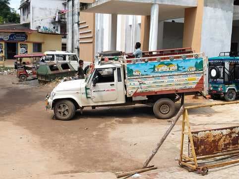 मालगाड़ी की चपेट में आने से युवक की दर्दनाक मौत