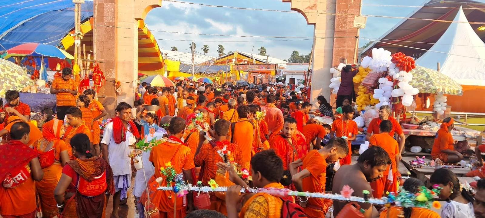 Bhagalpur news श्रावणी मेला : 20वें दिन पौने दो लाख कांवरिये गये बाबाधाम