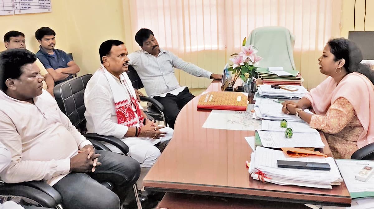 East Singhbhum News : मंईयां योजना की विसंगतियों को प्रशासन शीघ्र दूर करे - डॉ गोस्वामी