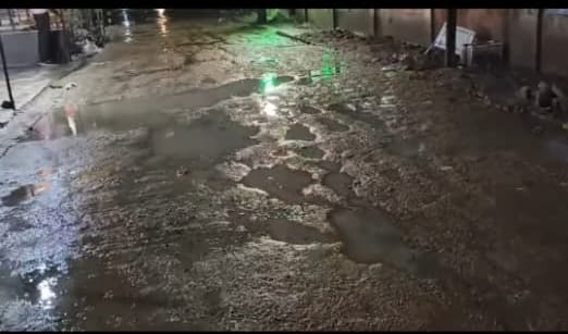 ढलाई के दूसरे ही दिन ध्वस्त हुई सड़क