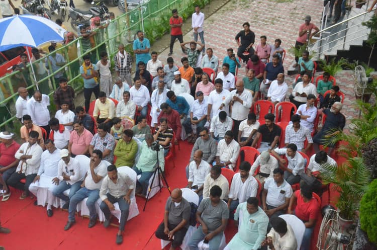 Bhagalpur News: बाढ़ व सुखाड़ के मुद्दे पर सवालों में घिरे राजद व जदयू के नेता