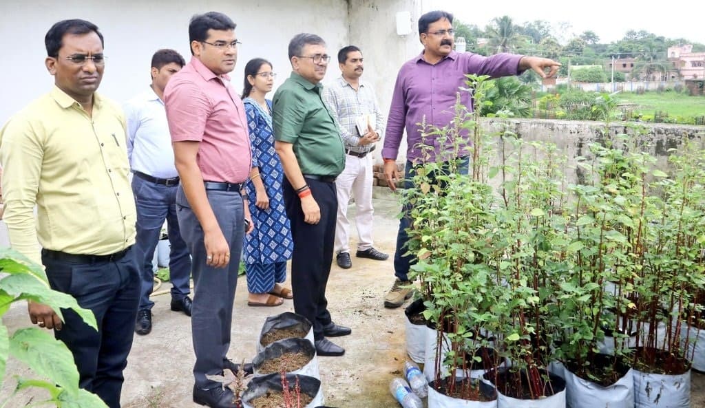 Bokaro News : किसानों की आय में वृद्धि व कृषि आधारित रोजगार को दें बढ़ावा : डीसी