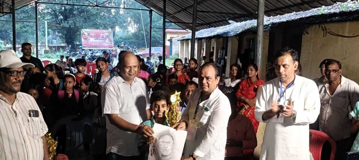 Dhanbad News : अंजली चटर्जी की पुण्यतिथि पर पहुंचे मंत्री इरफान, दी श्रद्धांजलि