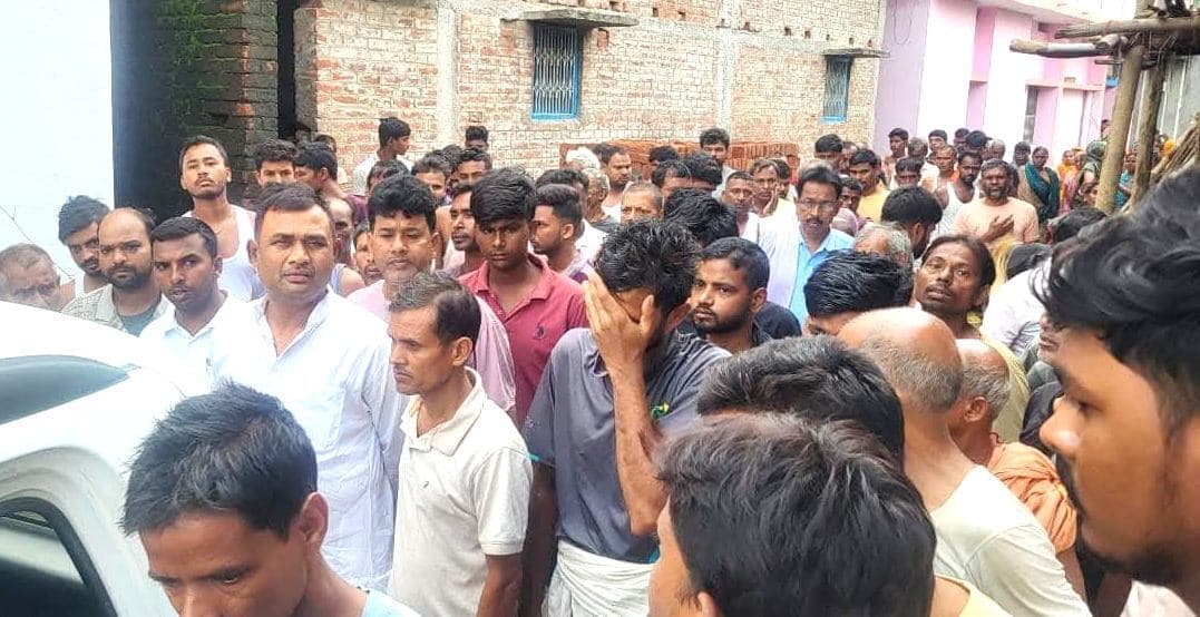 बिजली करेंट से मिल संचालक की मौत, गांव में कोहराम