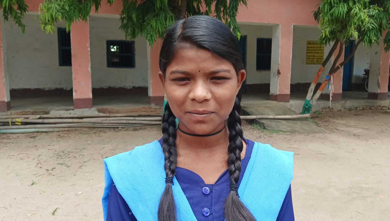 मध्य विद्यालय अकबरपुर में पीएमश्री स्कूल में जोड़ने पर ग्रामीणों में आक्रोश