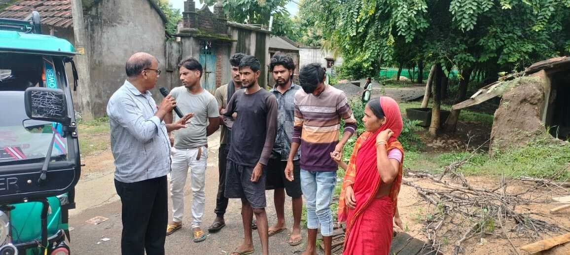 शिक्षकों ने बच्चों को स्कूल भेजने के लिए किया जागरूक