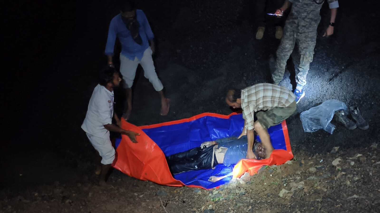 पुलिस ने महारो के बंद पत्थर खदान से शव किया बरामद