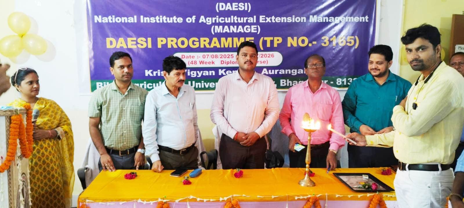 समृद्धि व उन्नति के लिए किसानों को तकनीकी जानकारी रखना जरूरी